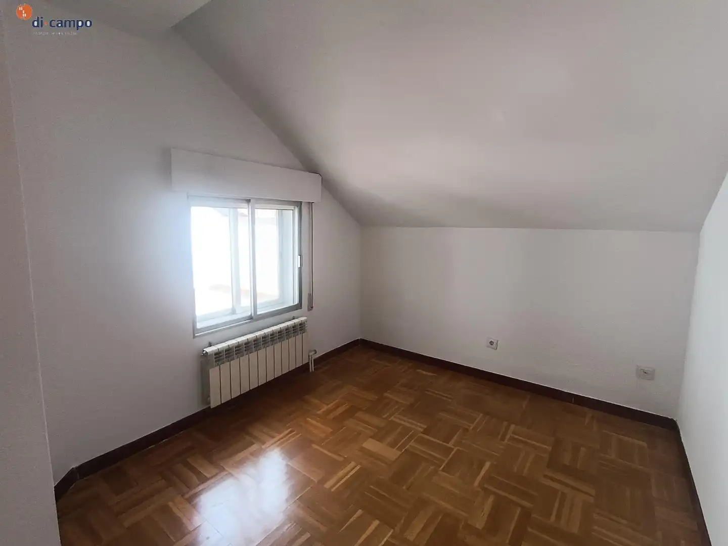 Bedroom of Attic for rent in Valladolid  with Heating, Terrace and Storage room