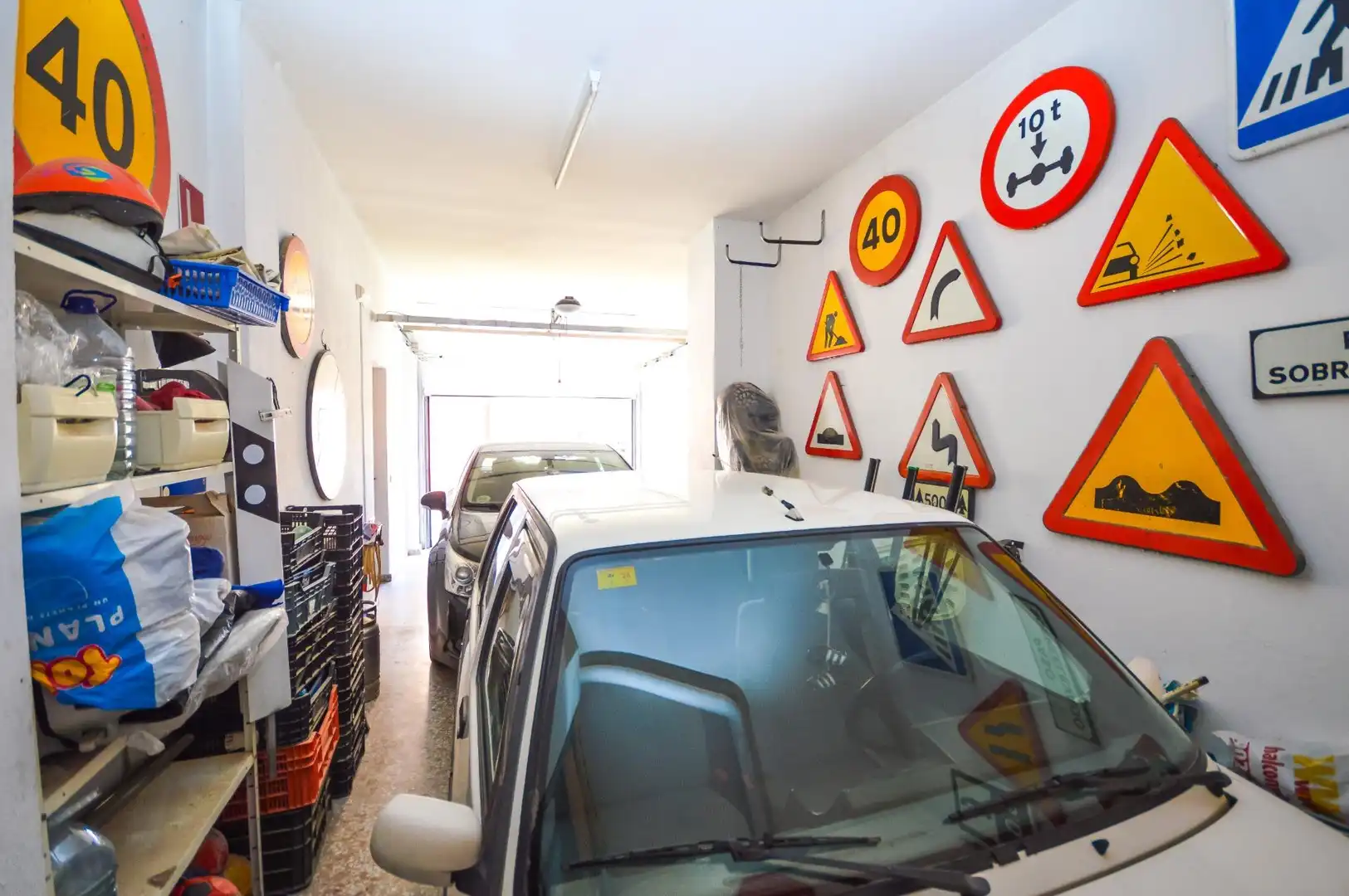 Parkplatz von Einfamilien-Reihenhaus zum Verkauf in Almería mit Klimaanlage und Abstellraum