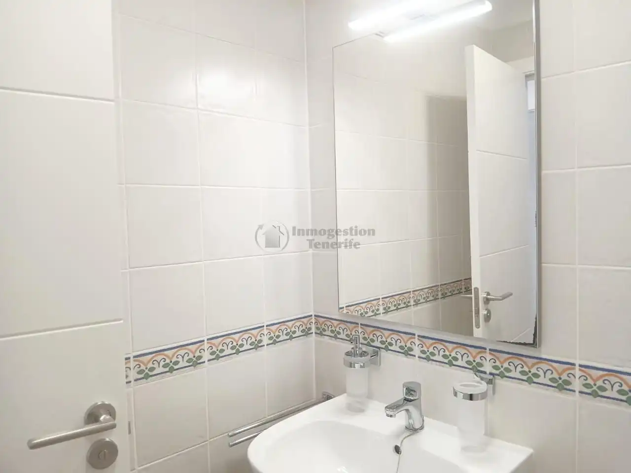 Baño de Piso de alquiler en Arona con Amueblado, Balcón y Internet