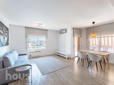 Flat with balcony for sale in Carrer de Mollet .