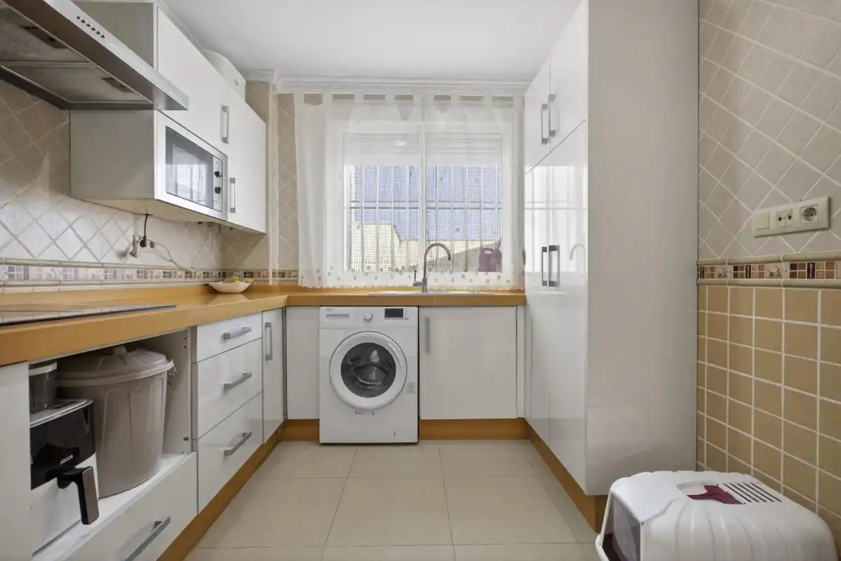 Kitchen of Flat for sale in Alcalá de Guadaira  with Air Conditioner, Heating and Furnished