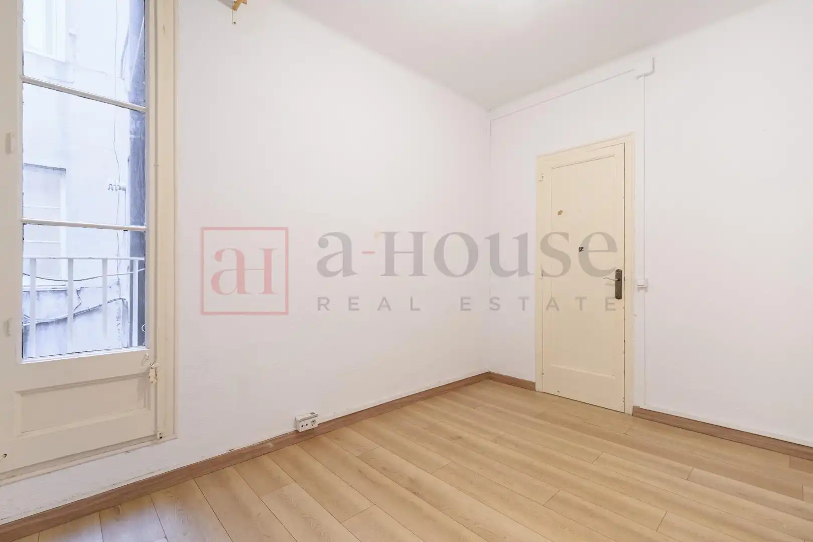 Schlafzimmer von Wohnung zum Verkauf in Barcelona mit Klimaanlage und Heizung