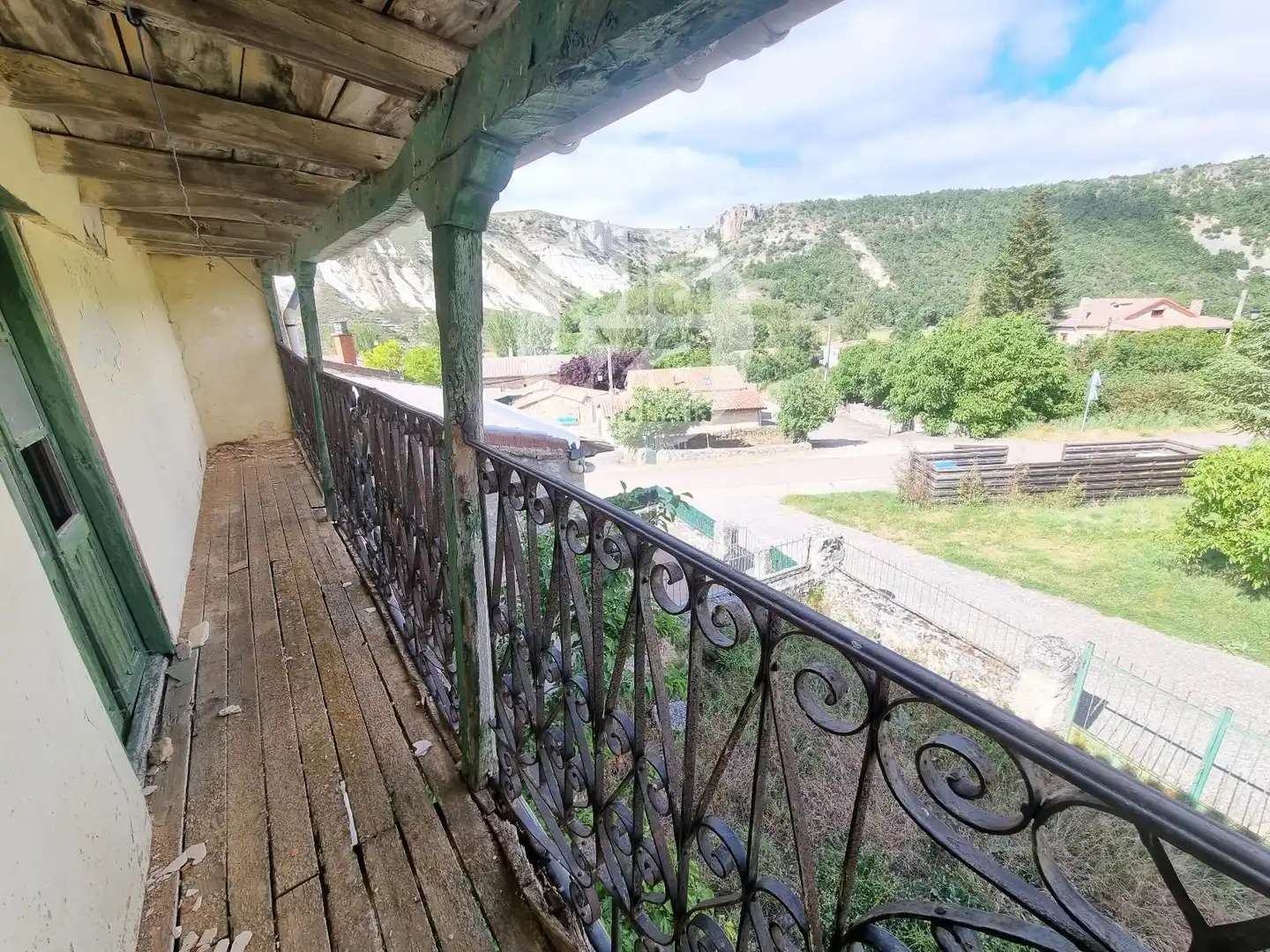 Balcony of Houses for sale in Valle de Sedano  with Private garden and Terrace