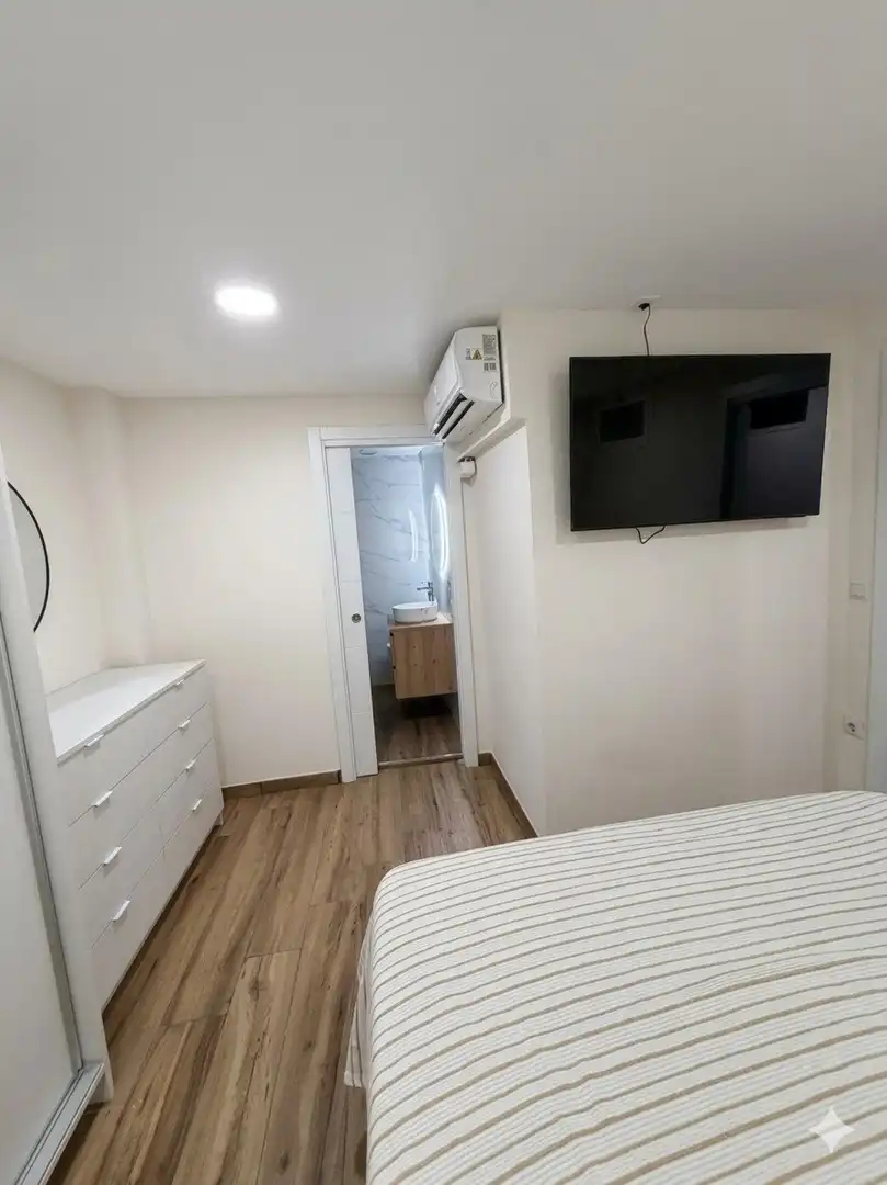 Habitación de Local en venta en Barcelona con Amueblado