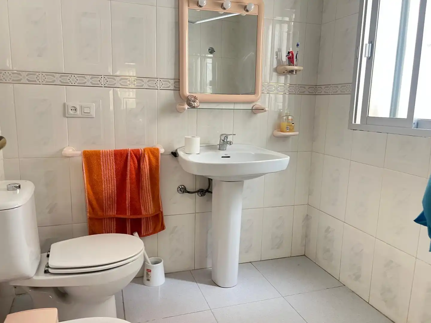Bathroom of Houses for sale in Mollina  with Private garden, Storage room and Balcony