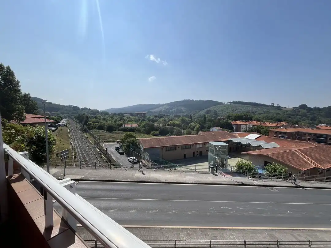 Vista exterior de Pis de lloguer en Sopela amb Calefacció, Traster i Balcó