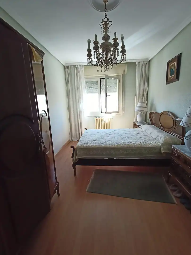 Dormitori de Pis en venda en Íscar amb Calefacció, Parquet i Terrassa