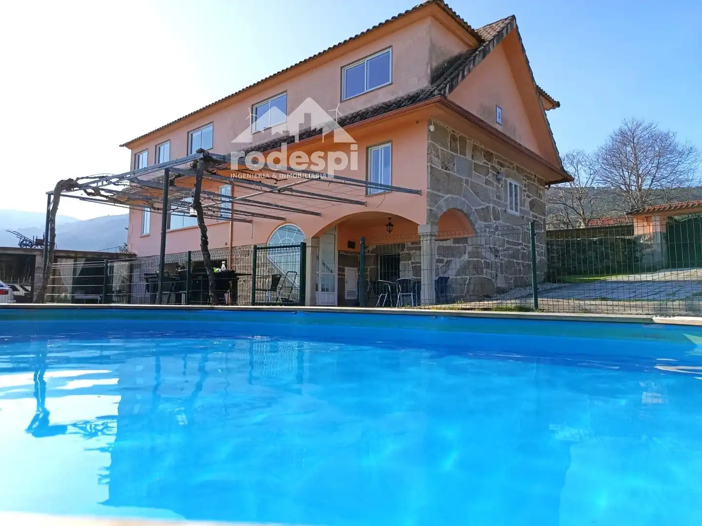 Xalet amb piscina en venda a Teso - Luneda