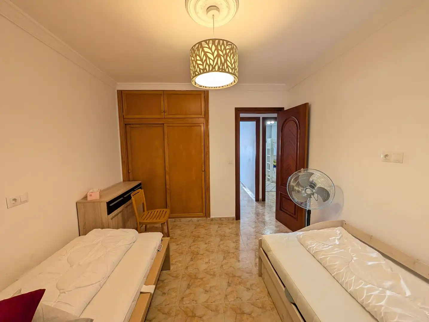 Habitación de Apartamento de alquiler en Estepona con Aire acondicionado, Calefacción y Terraza