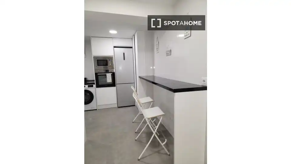 Cuina de Apartament per a compartir en Xirivella amb Aire condicionat i Terrassa