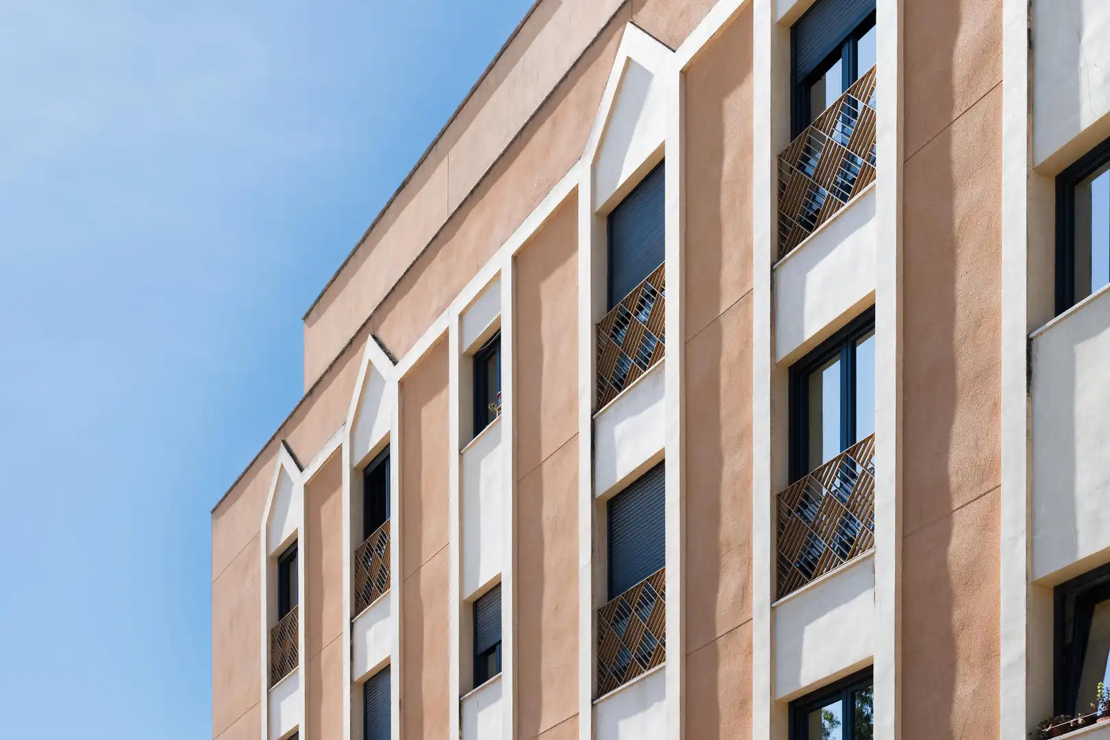 Exterior view of Flat for sale in Sevilla  with Air Conditioner, Terrace and Storage room