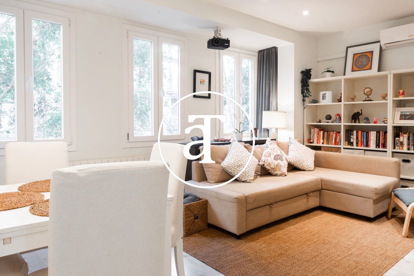 Living room of Flat to rent in  Barcelona Capital  with Air Conditioner, Heating and Furnished
