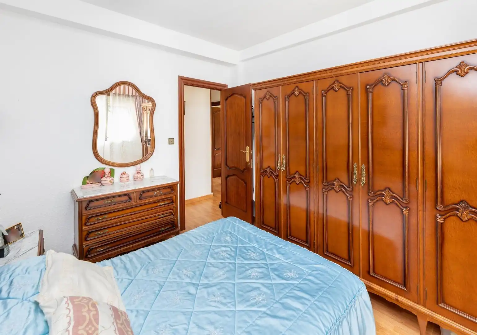 Bedroom of Flat for sale in Granada  with Furnished and Balcony