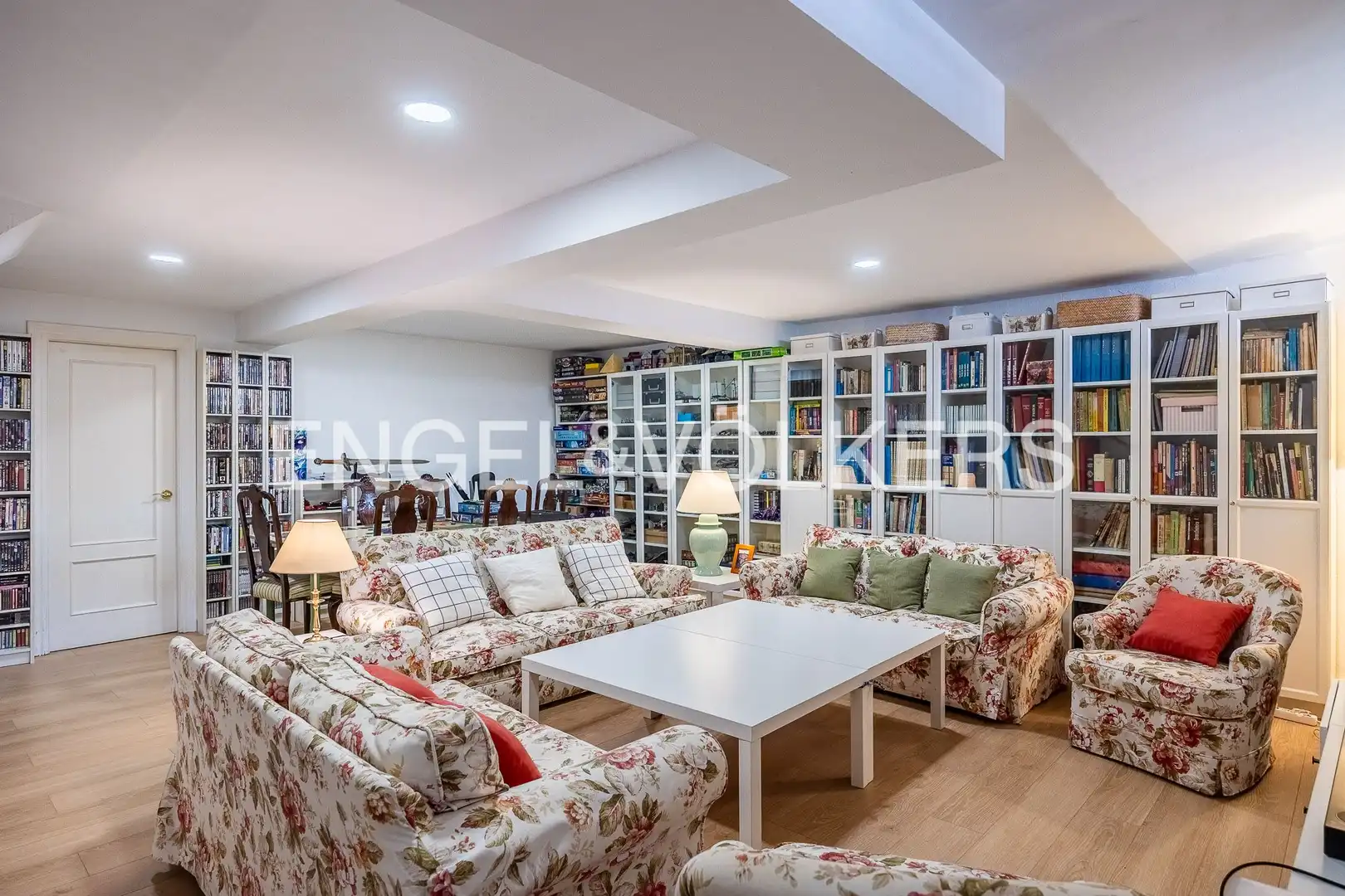 Houses for sale in Sevilla  with Air Conditioner, Heating and Private garden
