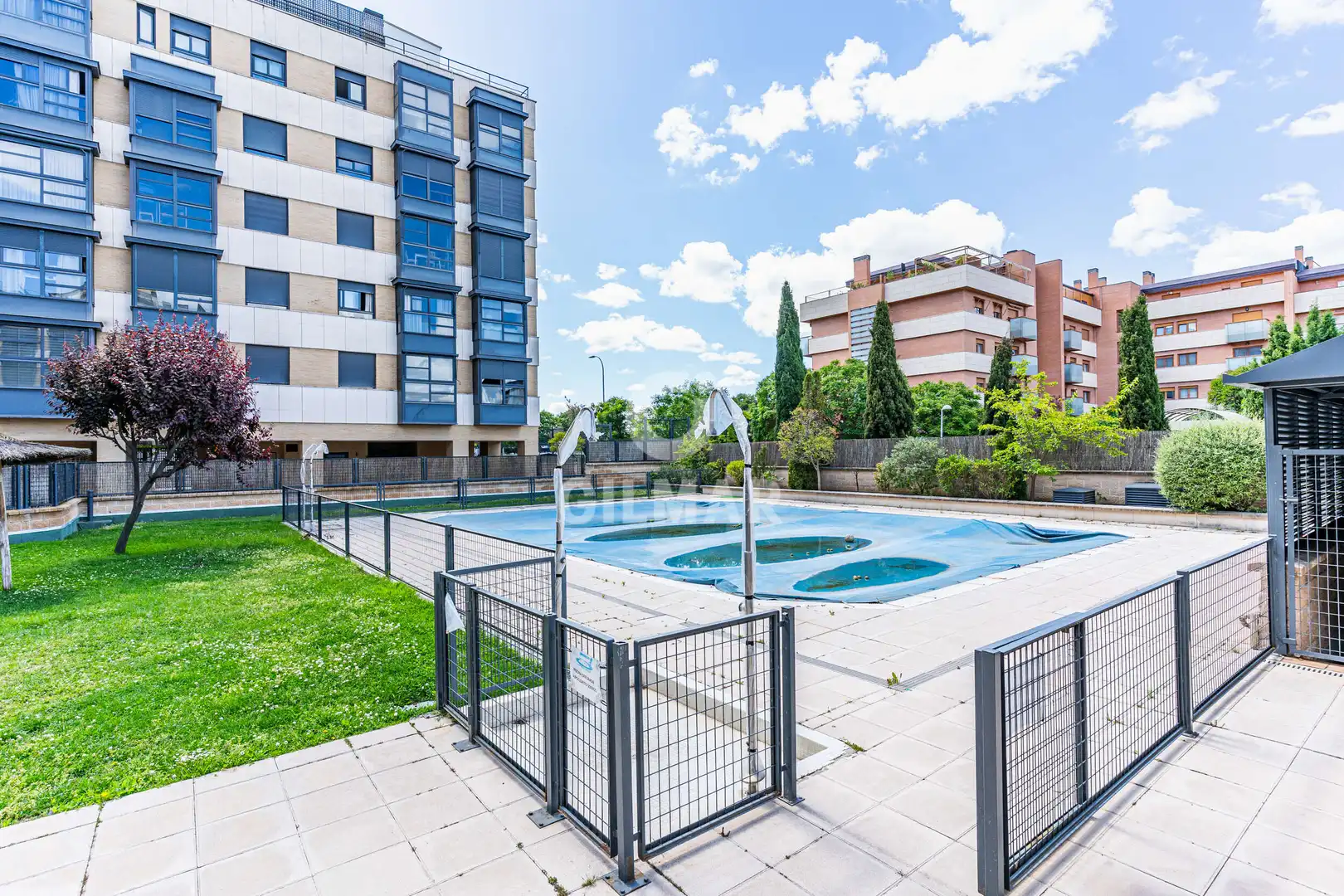 Schwimmbecken von Wohnung zum Verkauf in Madrid mit Heizung, Privatgarten und Abstellraum