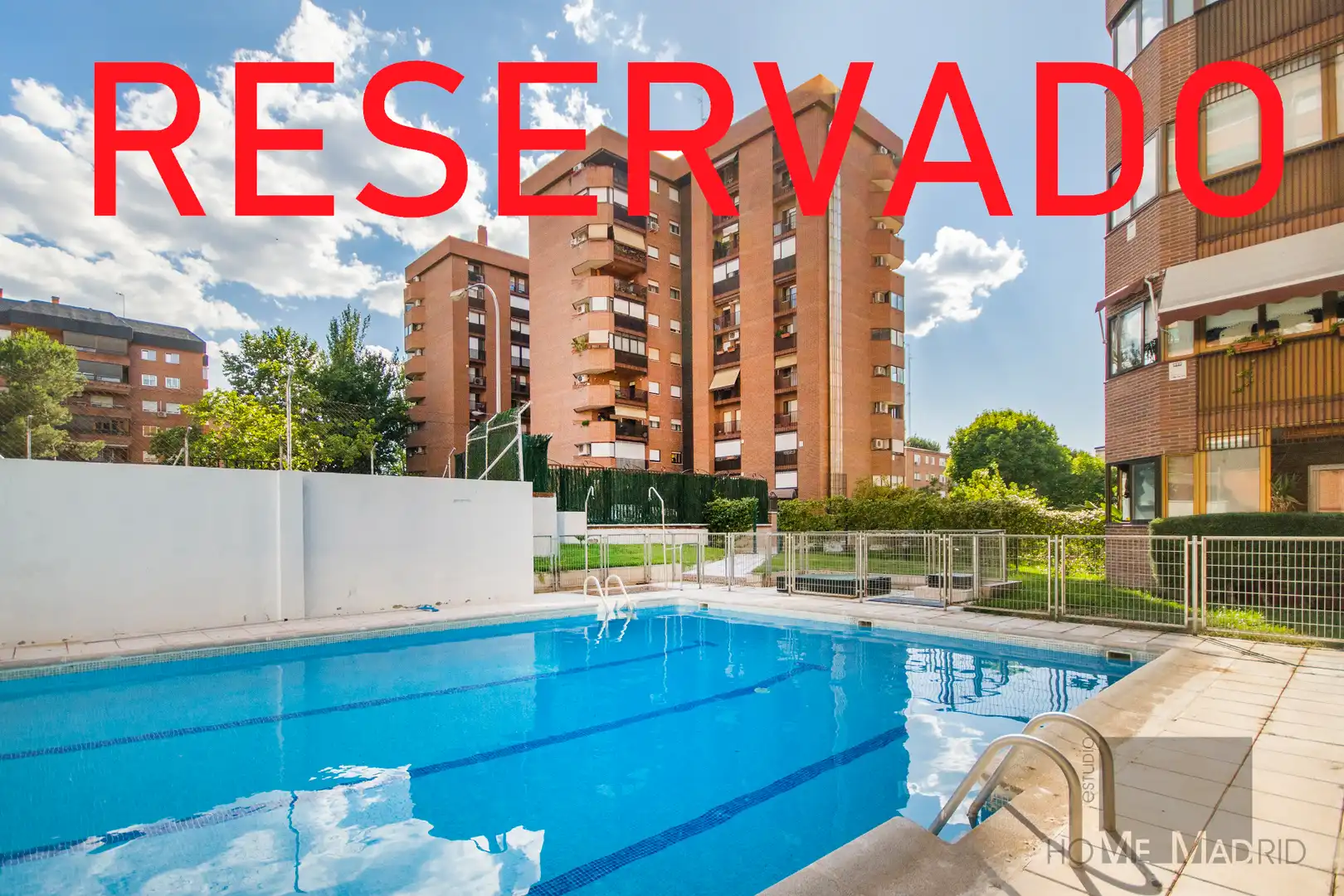 Swimming pool of Flat for sale in Madrid  with Air Conditioner, Heating and Terrace
