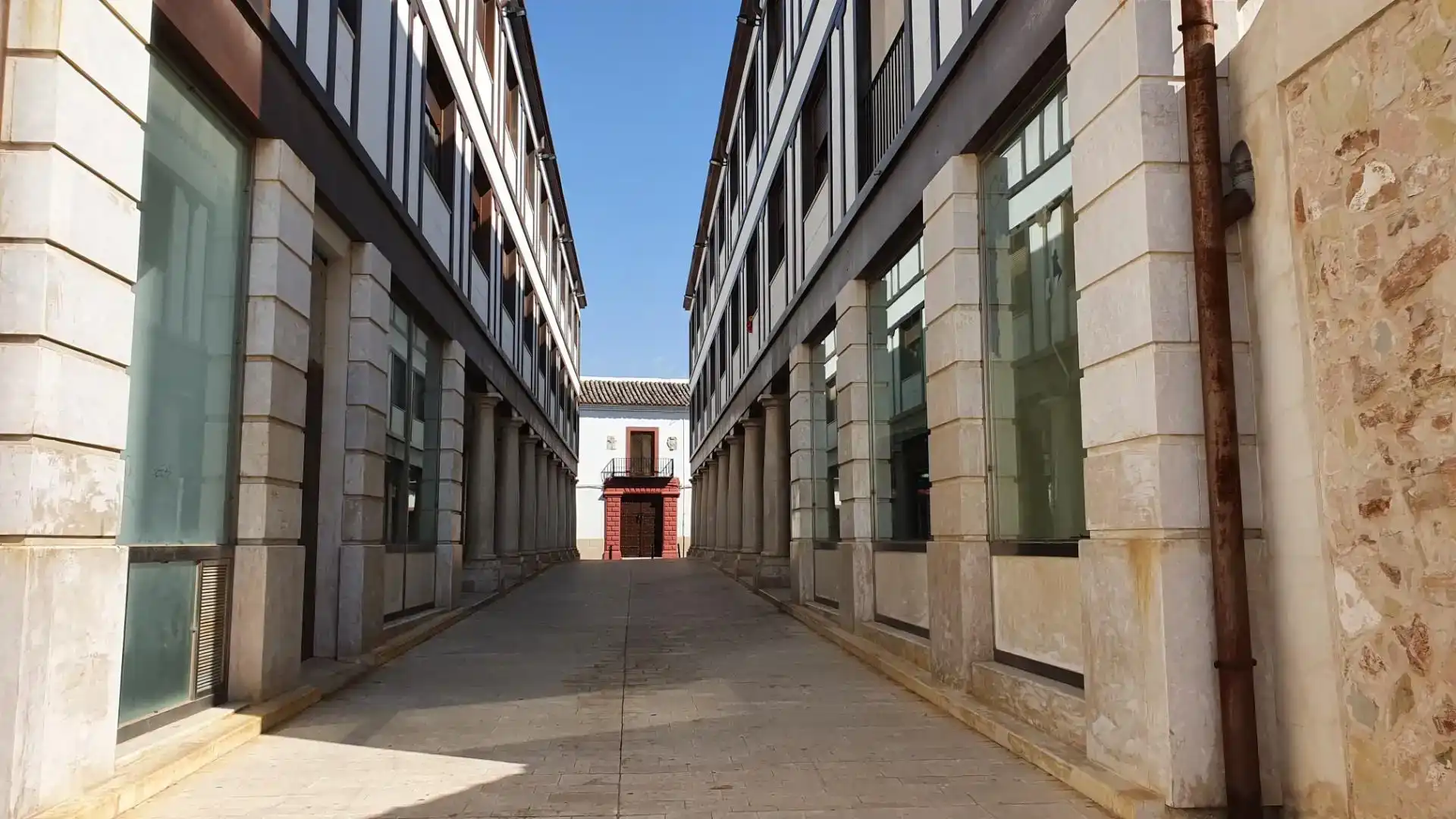 Vista exterior de Local de lloguer en Campo de Criptana