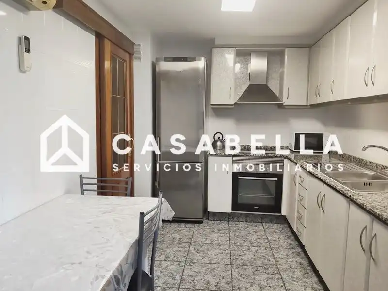 Kitchen of Flat for rent in Burjassot  with Air Conditioner, Heating and Furnished