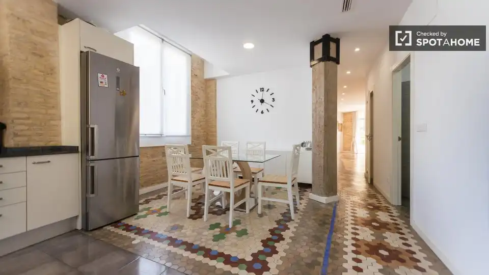 Appartamento con terrazza in affitto a Ciutat Vella, imagen 16