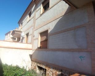 Vista exterior de Casa adosada en venda en Cuerva amb Traster