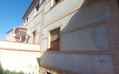 Vista exterior de Casa adosada en venda en Cuerva amb Traster