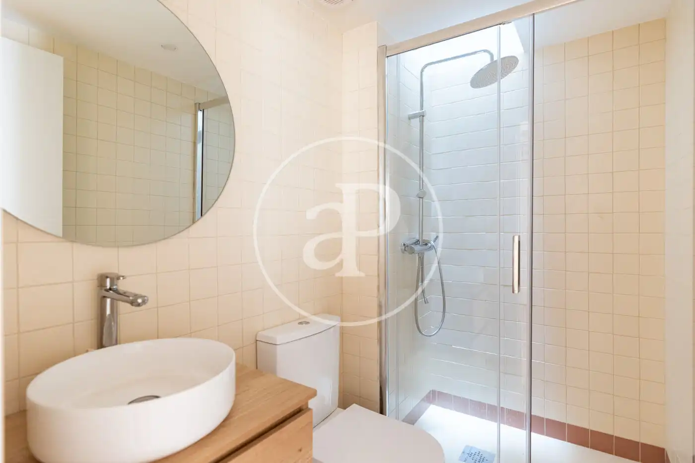 Baño de Piso en venta en Barcelona con Calefacción y Balcón