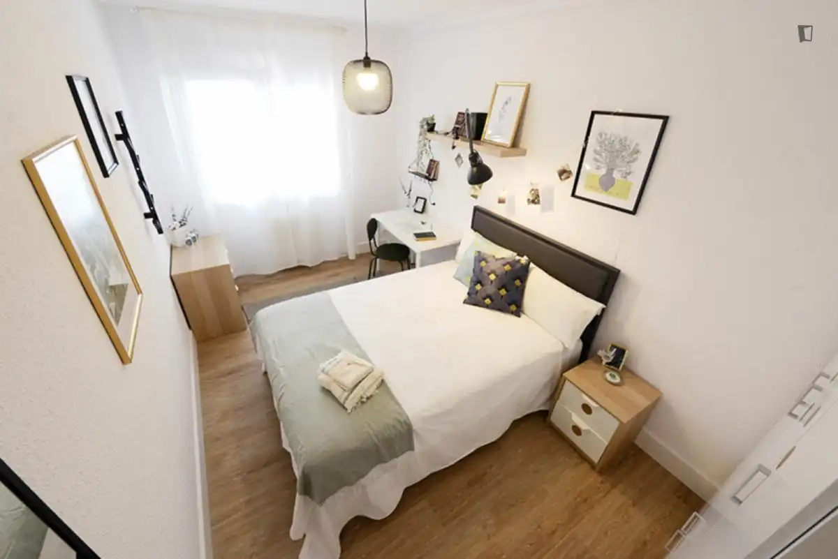 Schlafzimmer von Wohnungen zur untervermieten in Bilbao  mit Möbliert, Ofen und Waschmaschine