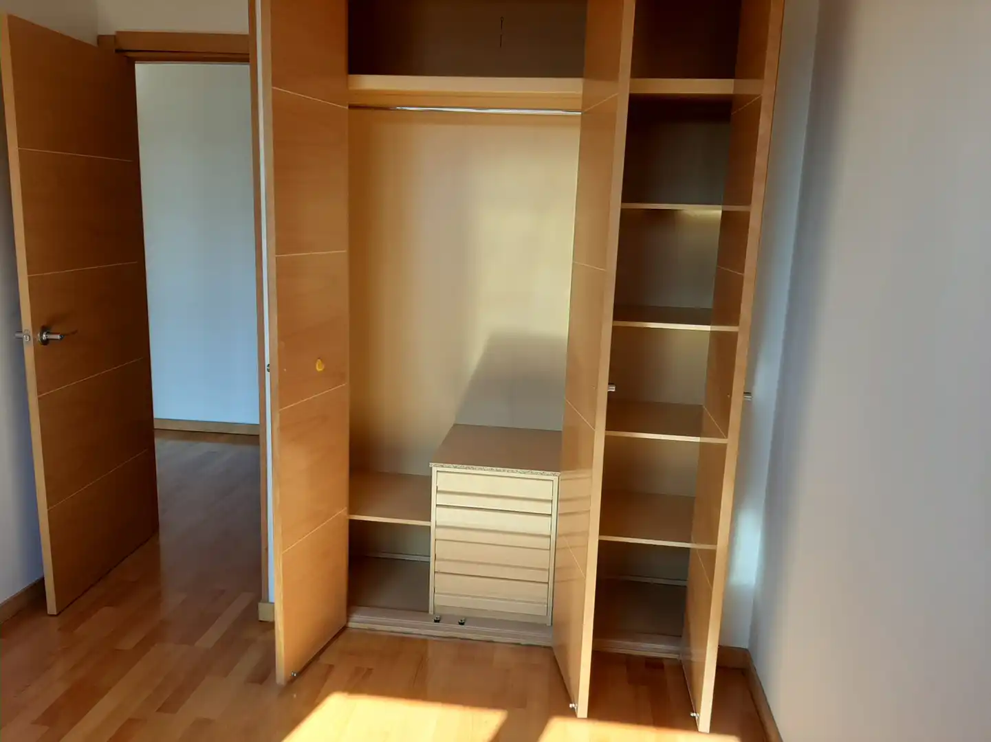 Habitación de Piso de alquiler en Alcalá de Henares con Aire acondicionado, Calefacción y Jardín privado