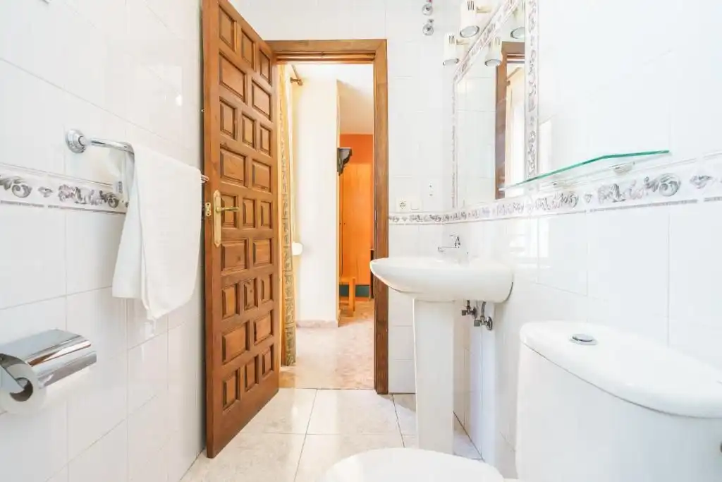 Bathroom of Buildings for sale in Ronda