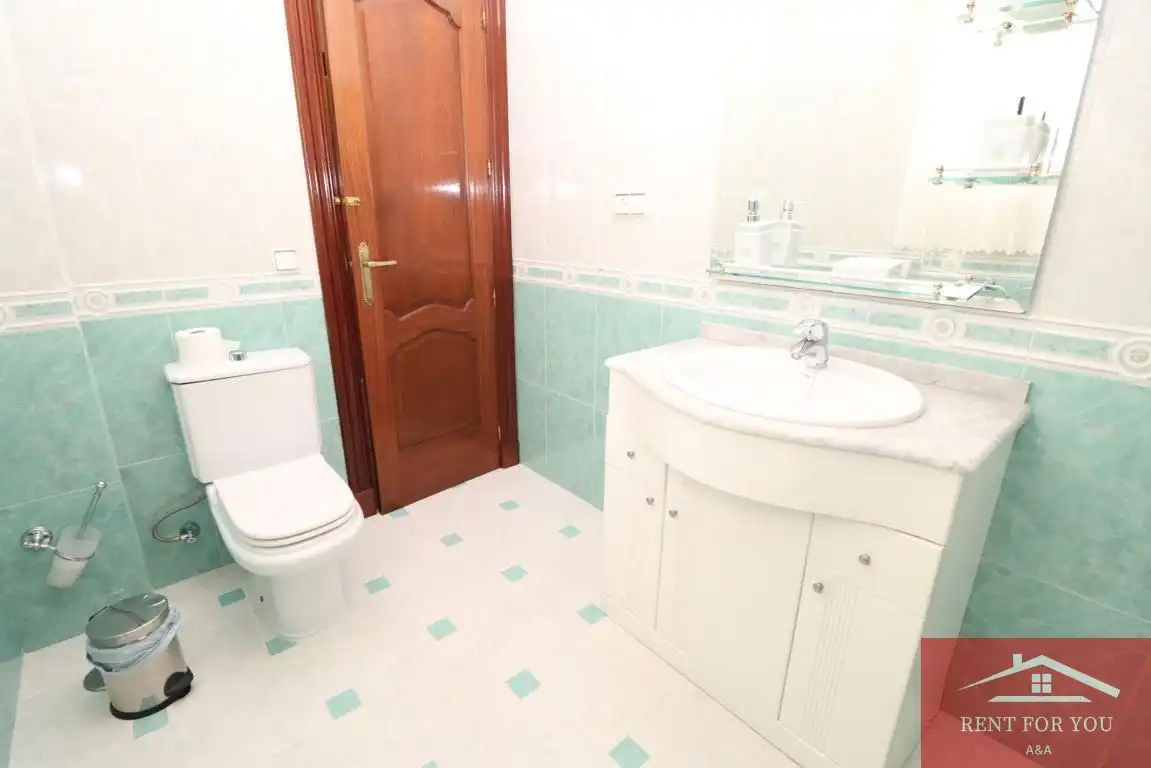 Bathroom of Flat for rent in Alhaurín El Grande  with Air Conditioner, Furnished and Balcony