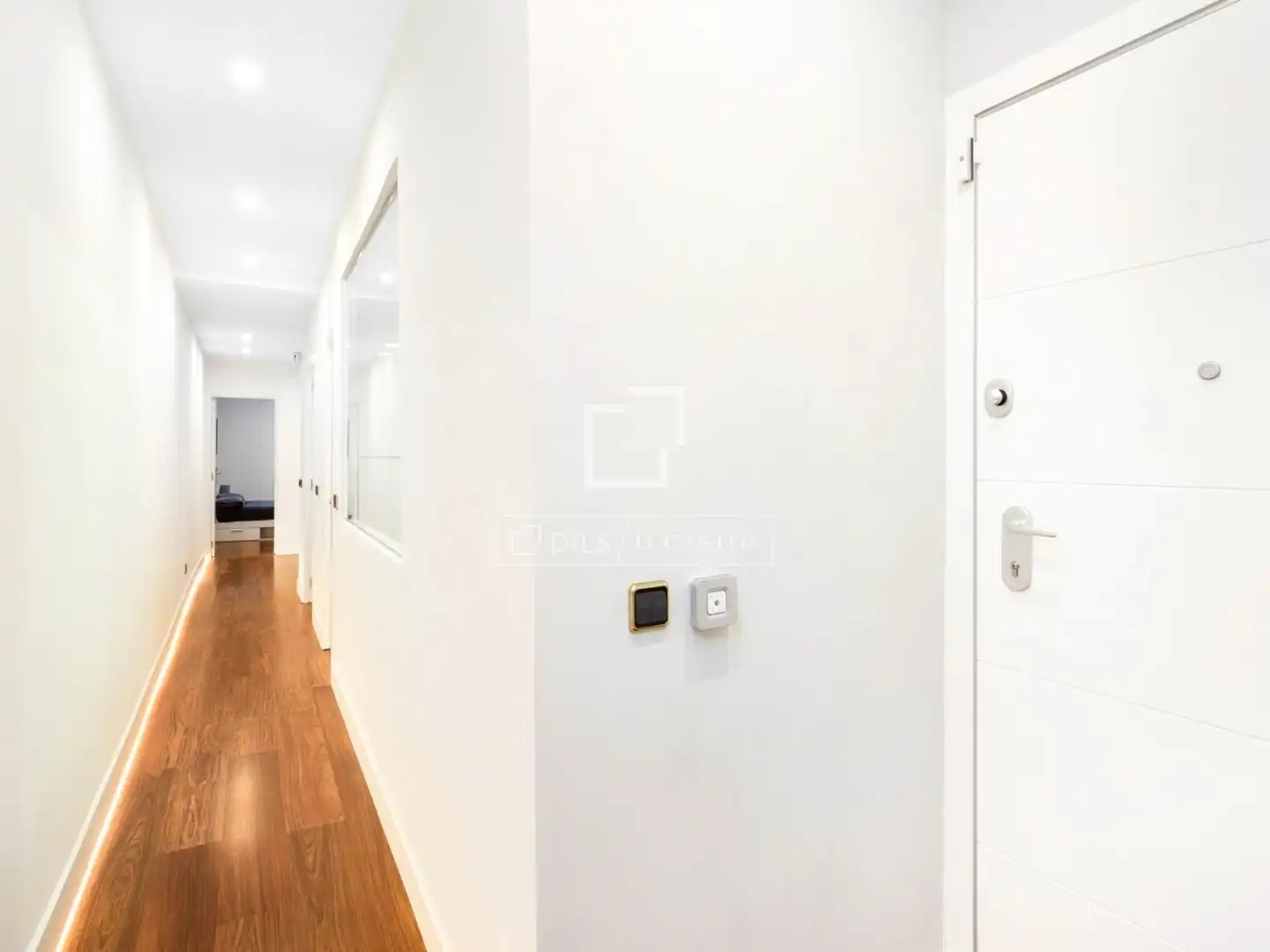 Flat for rent in Madrid  with Air Conditioner, Heating and Furnished