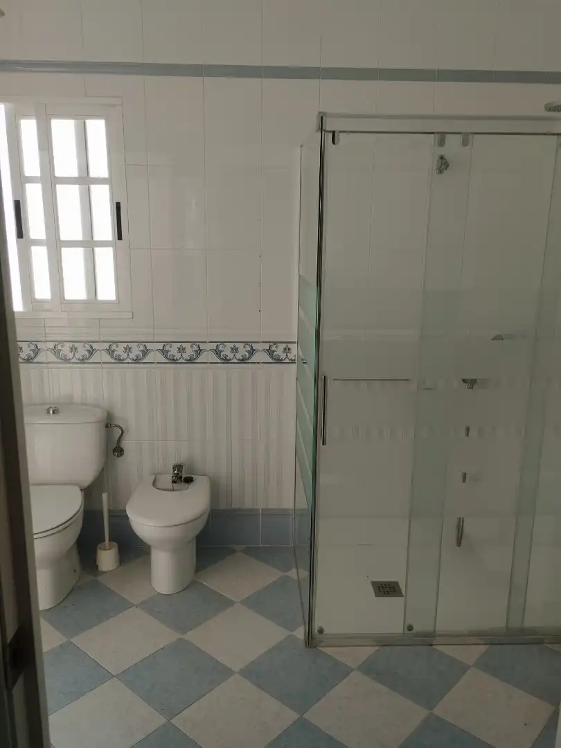Bany de Casa o xalet en venda en Los Santos de Maimona amb Traster i Moblat