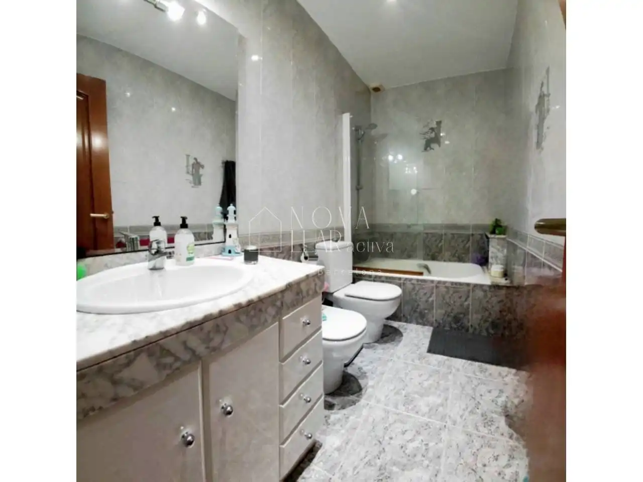Semi-detached house with terrace for sale in Remei - La Guixa, imagen 19