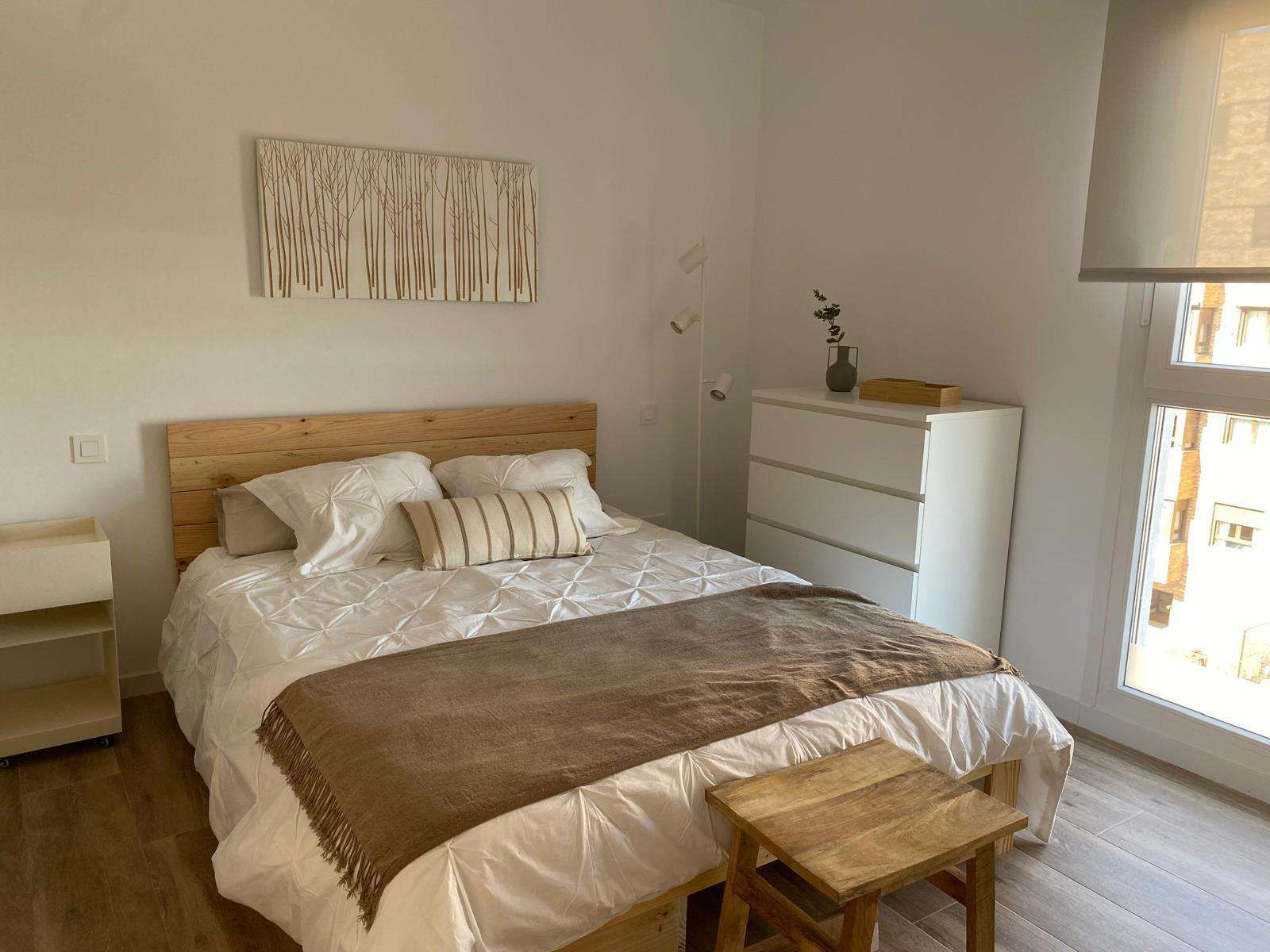 Bedroom of Apartment to share in  Madrid Capital  with Air Conditioner and Terrace