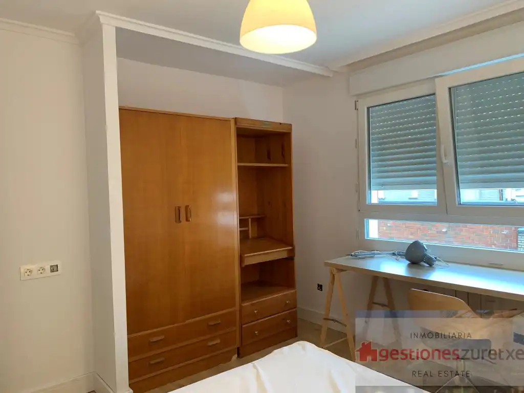 Bedroom of Flat for rent in Bilbao 