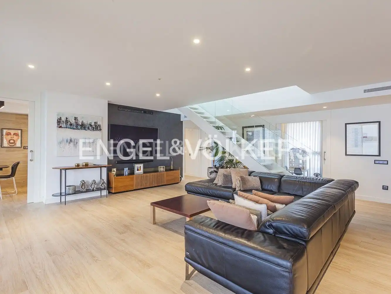 Living room of Attic for sale in Sant Cugat del Vallès  with Air Conditioner, Heating and Private garden