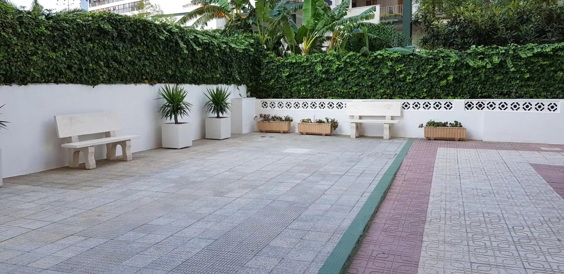 Terrassa de Estudi en venda en Benidorm amb Moblat i Piscina comunitària