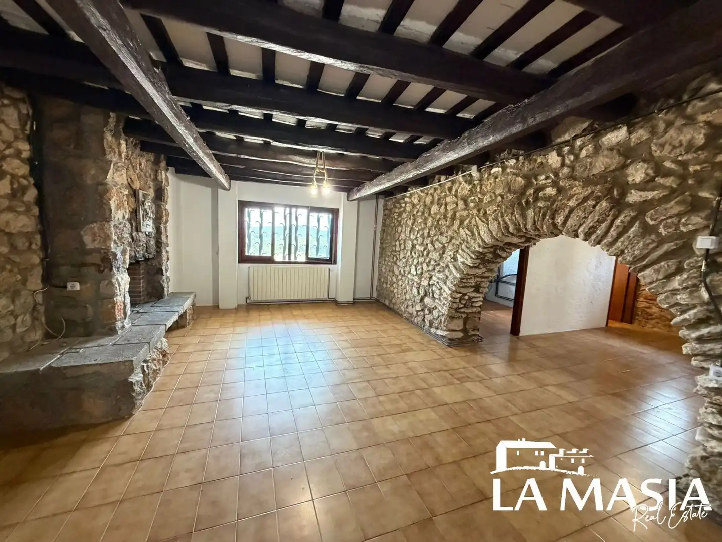 Sala de estar de Finca rústica de alquiler en Canyelles con Aire acondicionado, Calefacción y Trastero