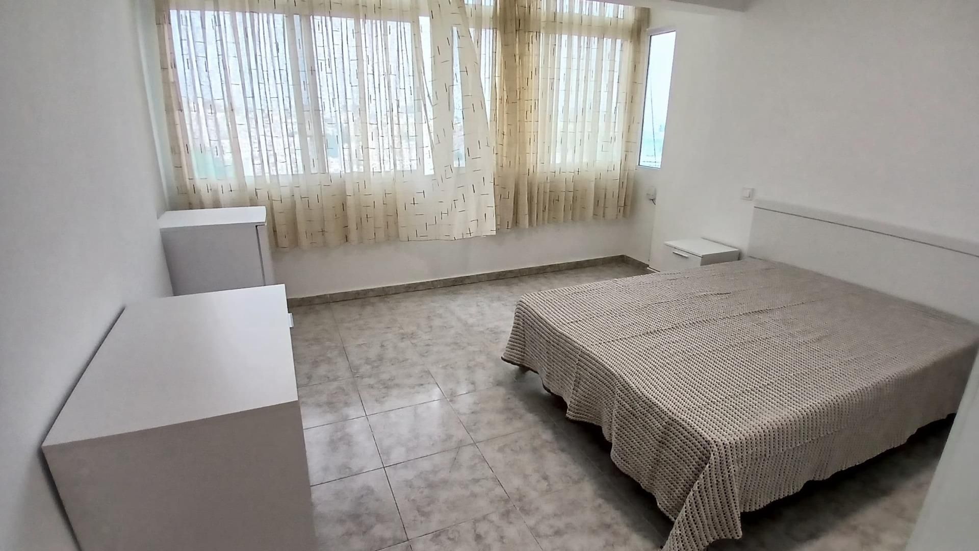 Flat to share in Calle azafata delgado, Miller, Centro