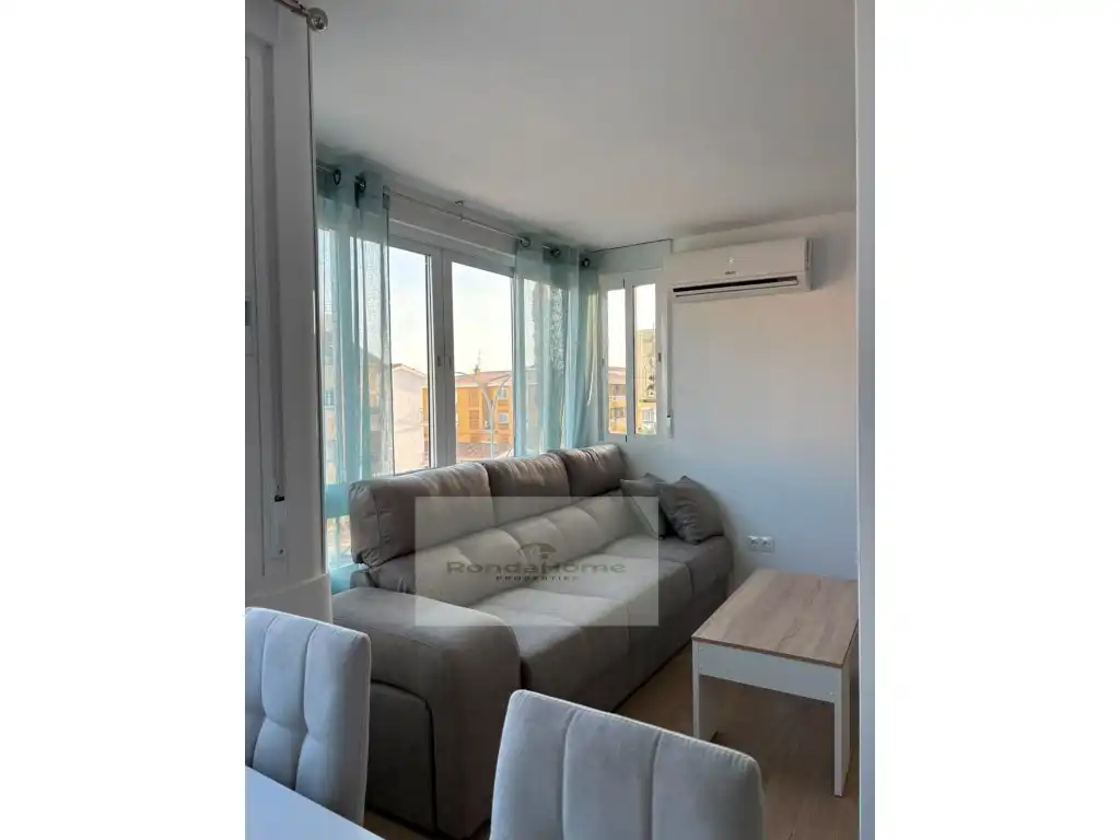 Flat for rent in Avenida Andalucia (Caleta Velez), Caleta de Vélez