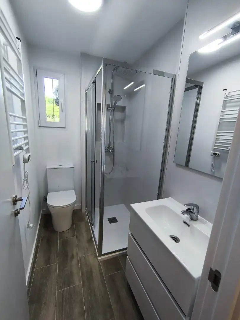 Bathroom of Flat for share in Madrid  with Heating, Furnished and Washing machine