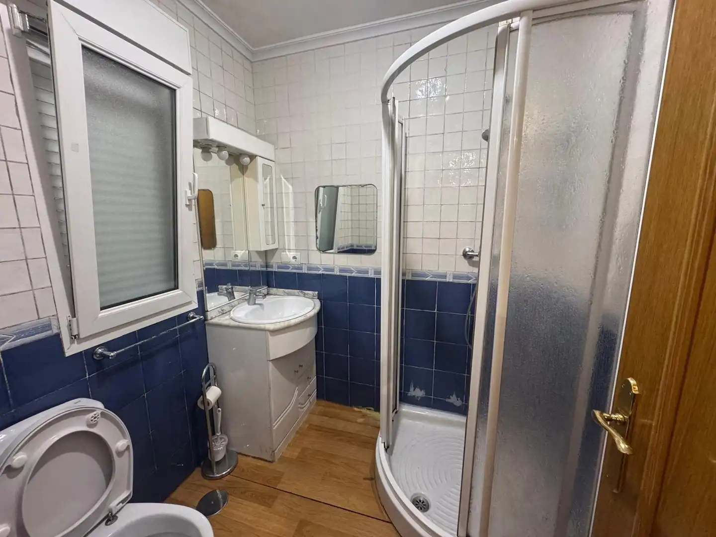 Badezimmer von Wohnung zum Verkauf in Ponferrada mit Heizung, Abstellraum und Balkon