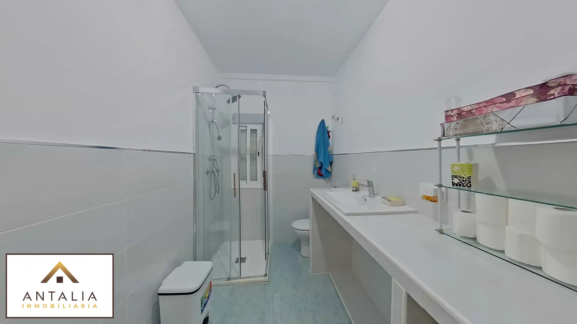 Bany de Casa o xalet en venda en Cáceres amb Terrassa, Traster i Piscina