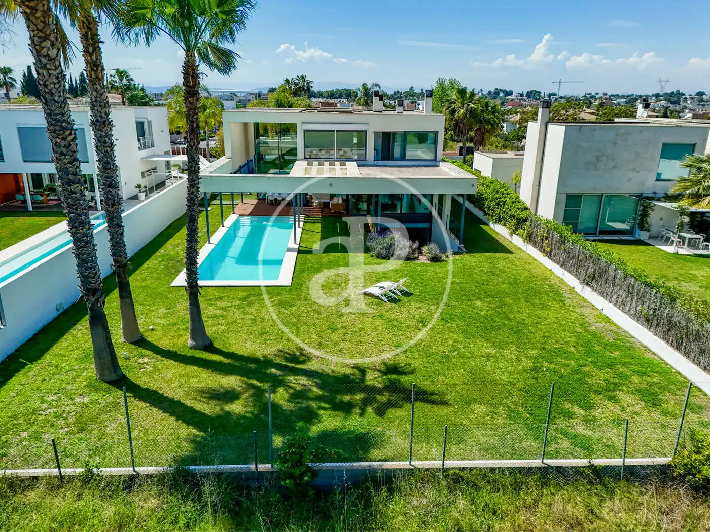 Vista exterior de Casa o xalet en venda en Bétera amb Aire condicionat, Calefacció i Jardí privat
