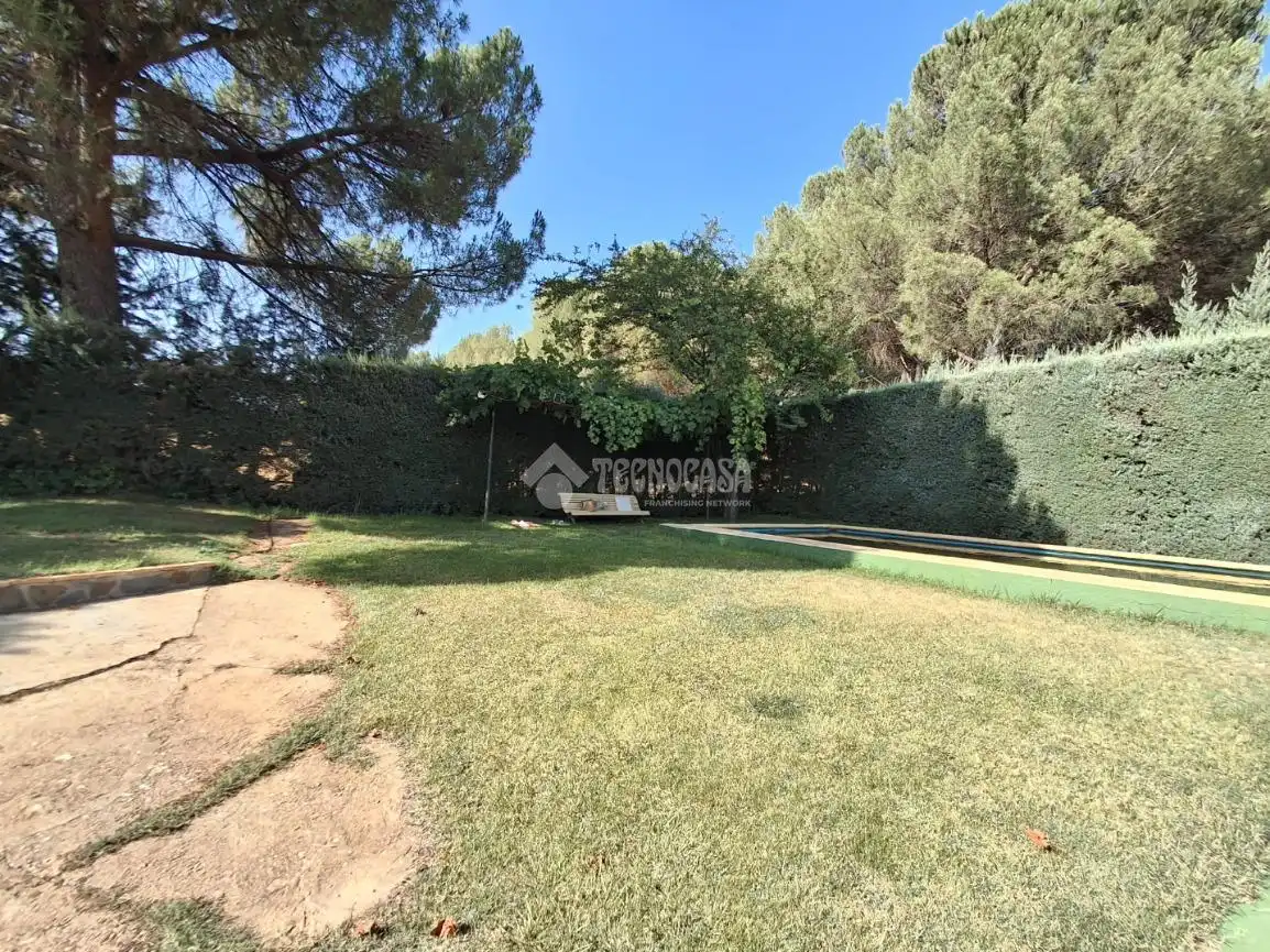 Jardí de Finca rústica en venda en Santa Elena amb Aire condicionat, Terrassa i Moblat