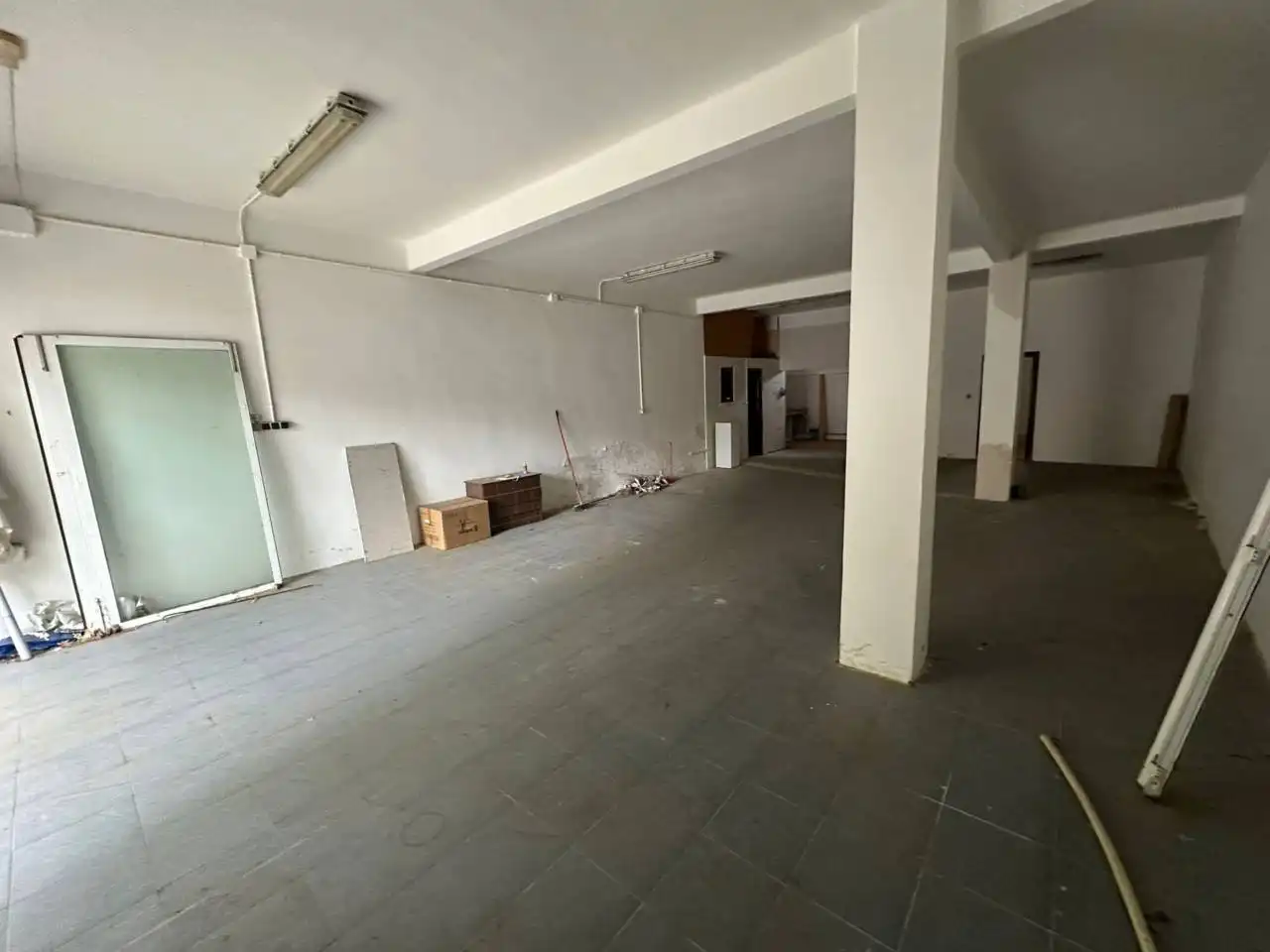 Local comercial en venta en Avenida RAMON D´OLZINA, imagen 2