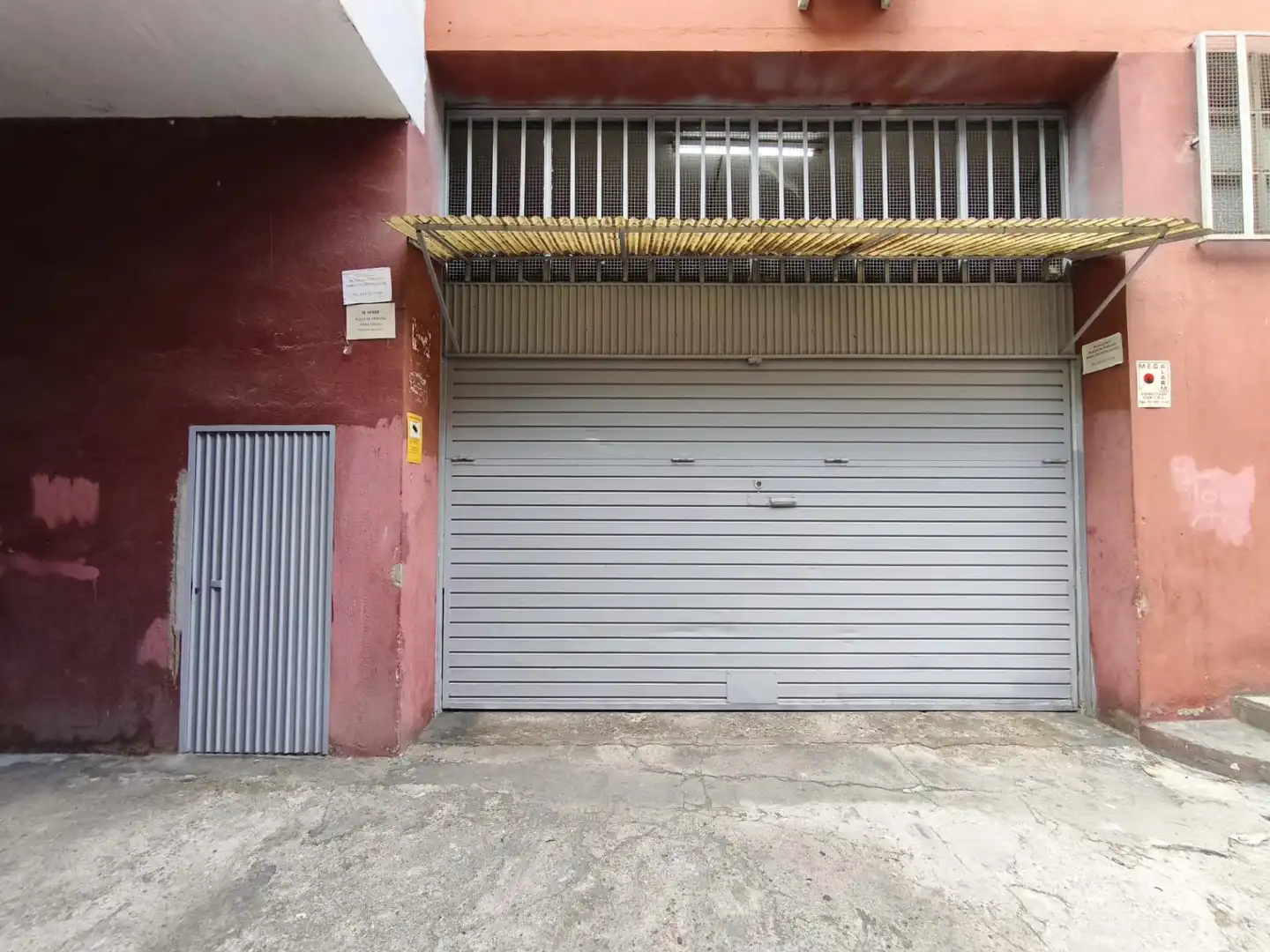 Exterior view of Garage for sale in Badalona