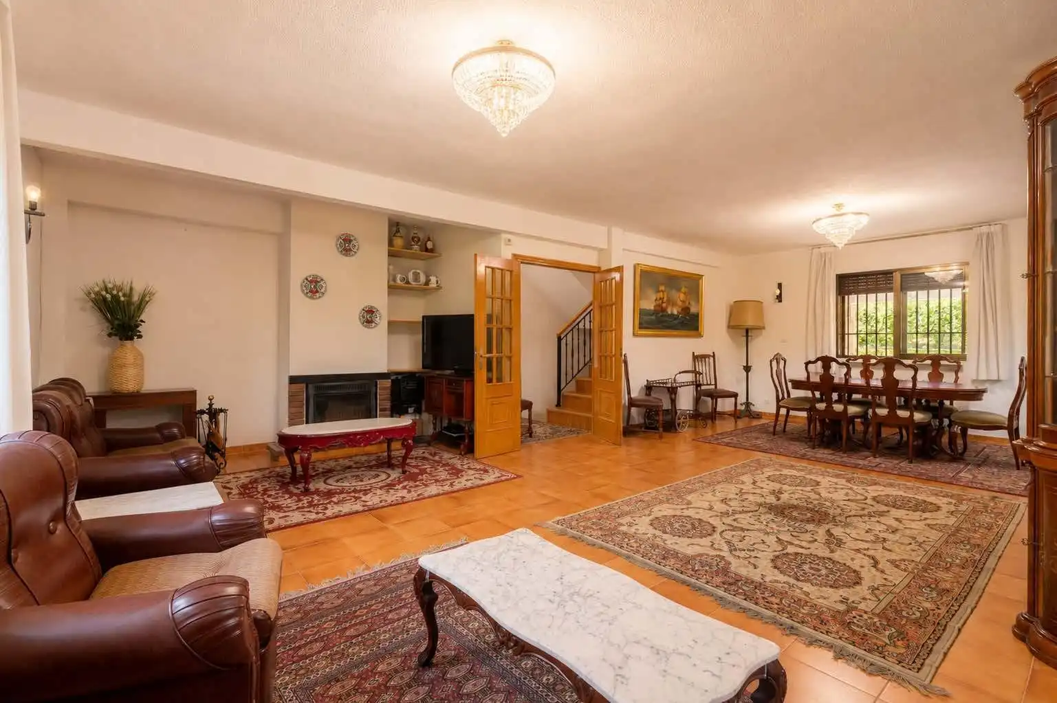 Sala d'estar de Casa o xalet en venda en Las Rozas de Madrid amb Calefacció, Jardí privat i Parquet