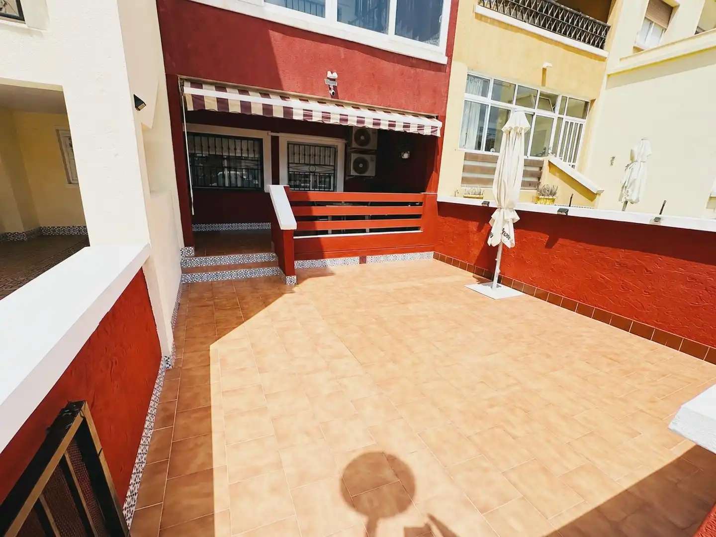 Bungalow amb piscina en venda a Calle L-2 LAGO SOL, imagen 2