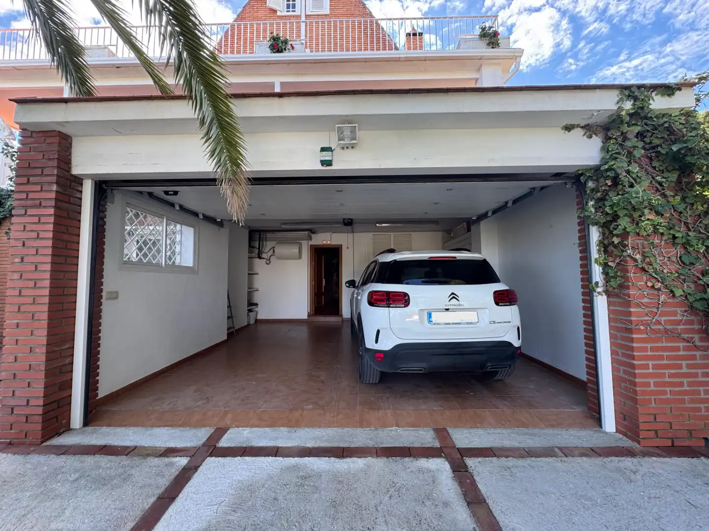 Aparcament de Casa o xalet en venda en Alhaurín de la Torre amb Aire condicionat, Calefacció i Jardí privat